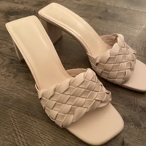 Heels - Picture 4 of 5